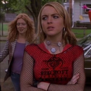 ⚡️Gildan edgy red beecroft❤️👩🏽‍🎤